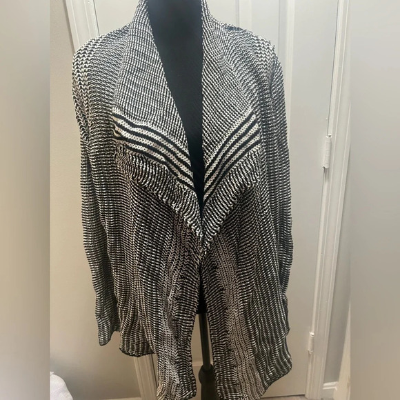 Black and White Open Sweater Size Large - Picture 1 of 5